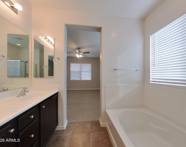 880 W Busa Drive - Photo Thumbnail 7