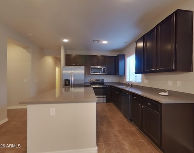 880 W Busa Drive - Photo Thumbnail 3