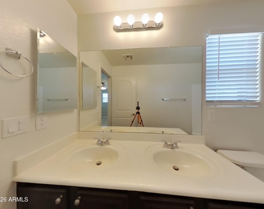 880 W Busa Drive - Photo Thumbnail 10