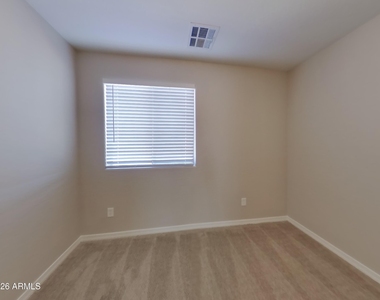 880 W Busa Drive - Photo Thumbnail 8