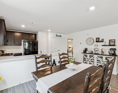 7408 Bluebell Lane - Photo Thumbnail 5