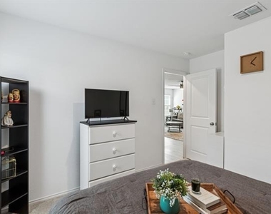 7408 Bluebell Lane - Photo Thumbnail 18