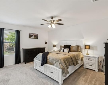 7408 Bluebell Lane - Photo Thumbnail 11