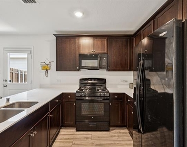 7408 Bluebell Lane - Photo Thumbnail 9
