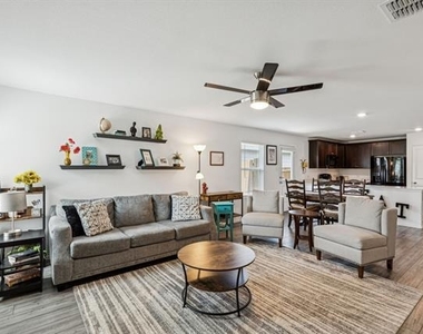 7408 Bluebell Lane - Photo Thumbnail 2