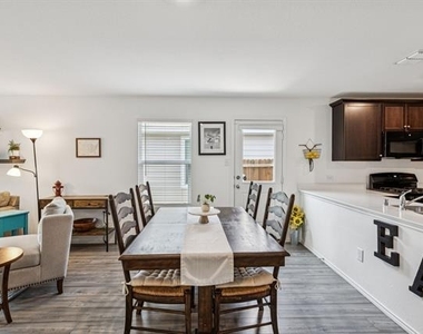 7408 Bluebell Lane - Photo Thumbnail 7