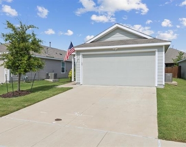 7408 Bluebell Lane - Photo Thumbnail 25