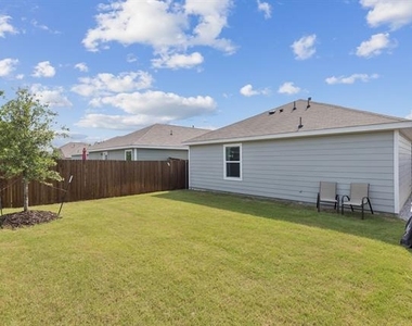 7408 Bluebell Lane - Photo Thumbnail 23