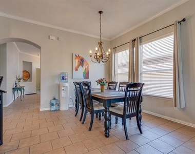 1105 Lone Pine Drive - Photo Thumbnail 12