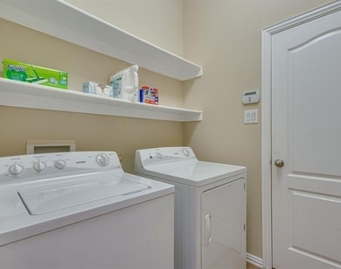 1105 Lone Pine Drive - Photo Thumbnail 8