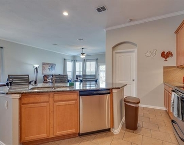 1105 Lone Pine Drive - Photo Thumbnail 15