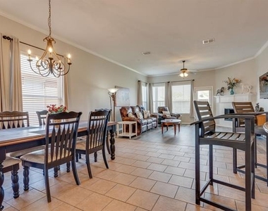 1105 Lone Pine Drive - Photo Thumbnail 11