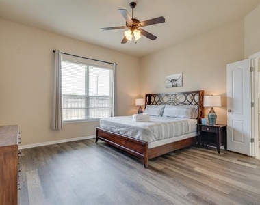 1105 Lone Pine Drive - Photo Thumbnail 23