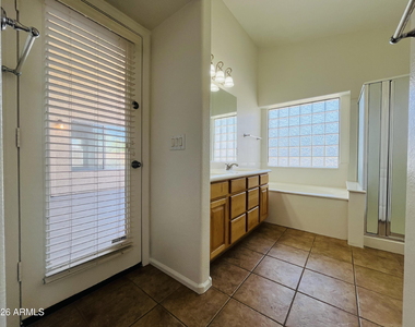 8202 S 47th Avenue - Photo Thumbnail 24
