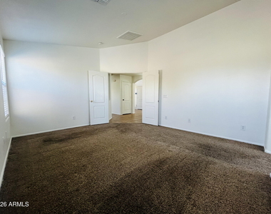 8202 S 47th Avenue - Photo Thumbnail 10