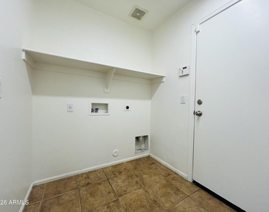 8202 S 47th Avenue - Photo Thumbnail 31