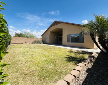 8202 S 47th Avenue - Photo Thumbnail 5