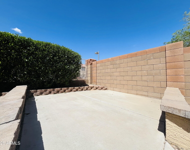 8202 S 47th Avenue - Photo Thumbnail 34