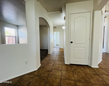 8202 S 47th Avenue - Photo Thumbnail 29