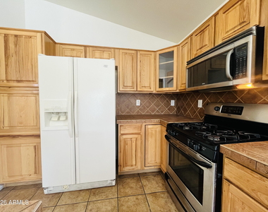 8202 S 47th Avenue - Photo Thumbnail 18