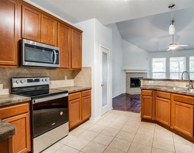 5112 Rustic Ridge Drive - Photo Thumbnail 8