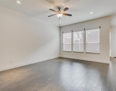 4064 Washburne Drive - Photo Thumbnail 10