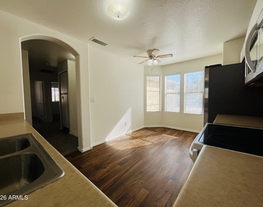 7332 N 70th Drive - Photo Thumbnail 6