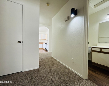 7332 N 70th Drive - Photo Thumbnail 10