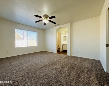 7332 N 70th Drive - Photo Thumbnail 14
