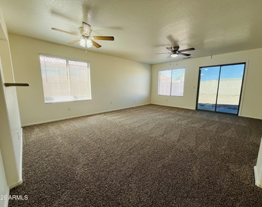 7332 N 70th Drive - Photo Thumbnail 11