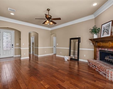 407 Carnaby Court - Photo Thumbnail 9