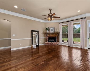 407 Carnaby Court - Photo Thumbnail 7