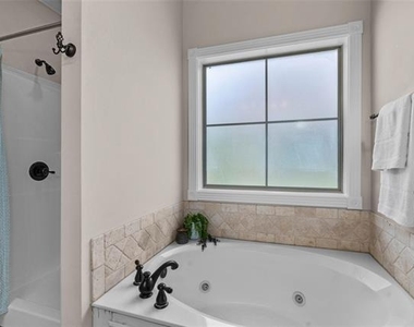 407 Carnaby Court - Photo Thumbnail 17