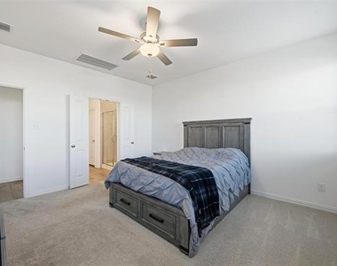 216 Post Oak Street - Photo Thumbnail 14