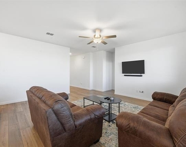 216 Post Oak Street - Photo Thumbnail 22
