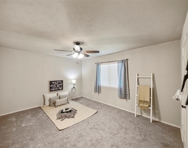 1320 Clearview Drive - Photo Thumbnail 2