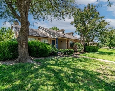 1320 Clearview Drive - Photo Thumbnail 5
