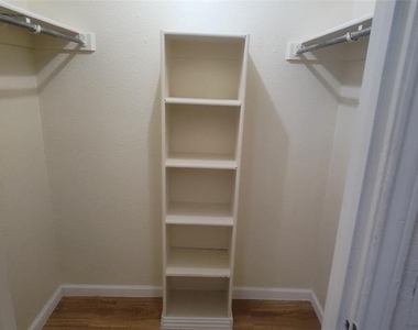 2039 W Walnut Street - Photo Thumbnail 4