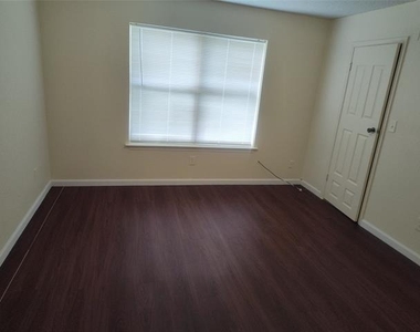 2039 W Walnut Street - Photo Thumbnail 1