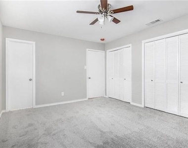 2808 Golfing Green Drive - Photo Thumbnail 16