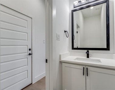 6602 Bexar Street - Photo Thumbnail 9