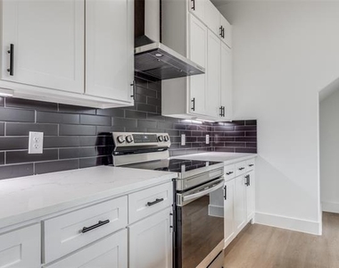 6602 Bexar Street - Photo Thumbnail 6