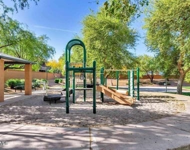 20729 N 37th Way - Photo Thumbnail 37