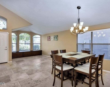 20729 N 37th Way - Photo Thumbnail 5