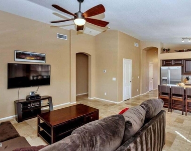 20729 N 37th Way - Photo Thumbnail 9