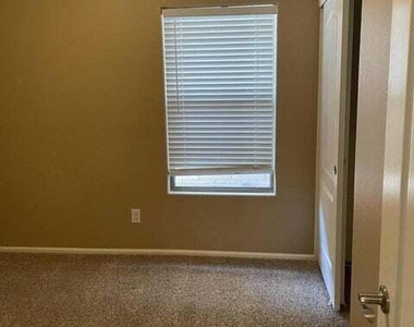 20729 N 37th Way - Photo Thumbnail 22