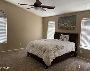 20729 N 37th Way - Photo Thumbnail 11