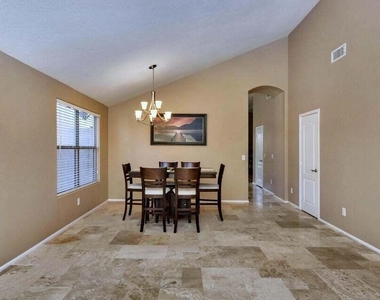 20729 N 37th Way - Photo Thumbnail 3