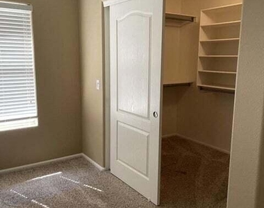 20729 N 37th Way - Photo Thumbnail 18