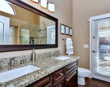 20729 N 37th Way - Photo Thumbnail 16